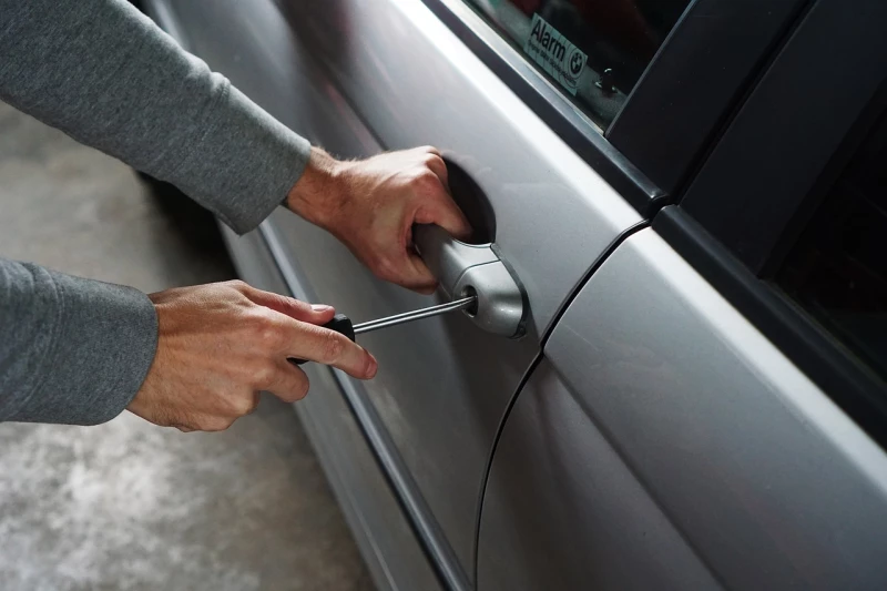 Hoe autodiefstal te voorkomen: slimme beveiligingsopties voor je voertuig